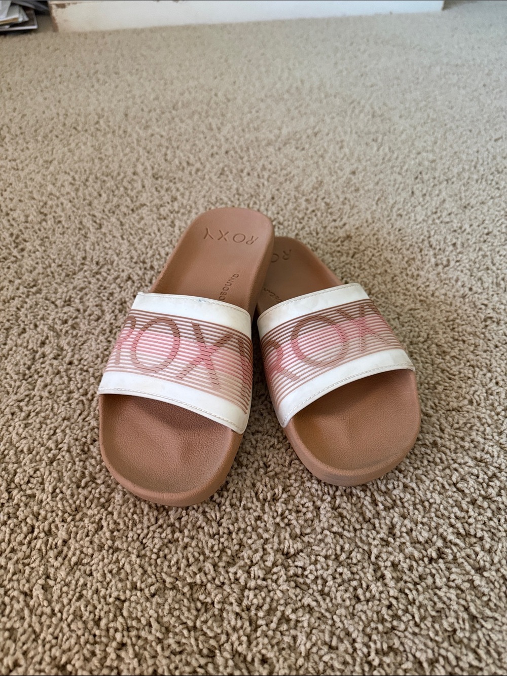 Roxy women’s Pink, White and Brown Slide Sandals